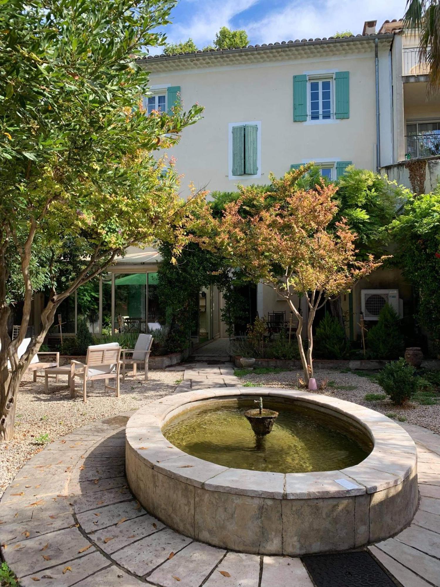 Effets Personnels Orange (Vaucluse) Exterior foto