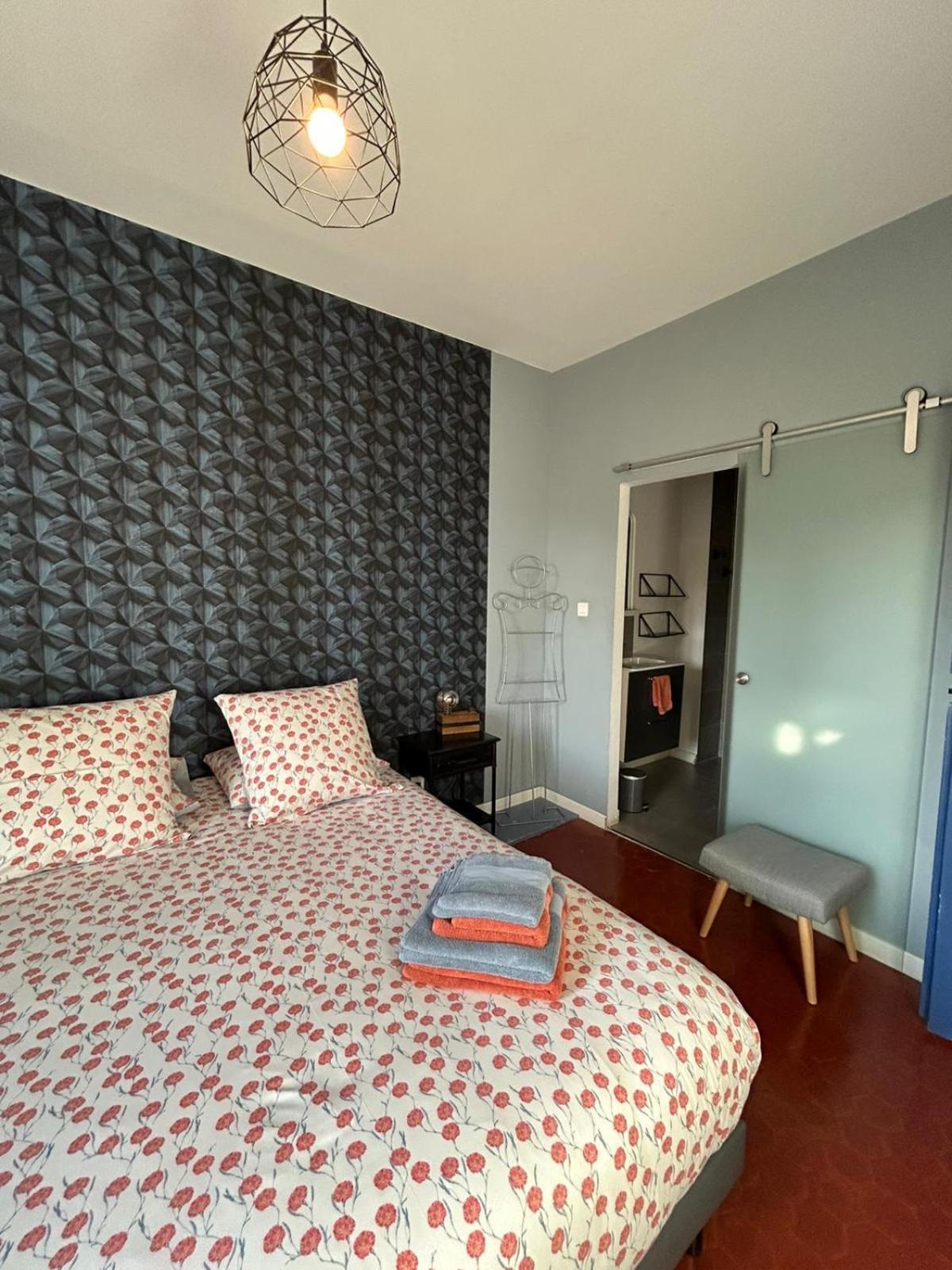 Effets Personnels Orange (Vaucluse) Exterior foto