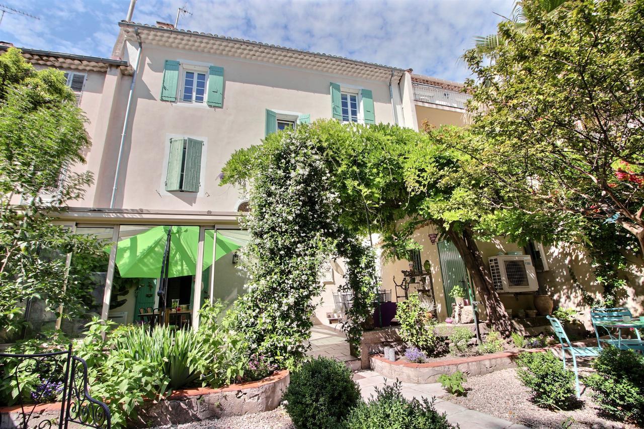 Effets Personnels Orange (Vaucluse) Exterior foto